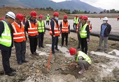 麗江機(jī)場(chǎng)三期改擴(kuò)建工程部分水泥土攪拌樁地基處理順利通過(guò)第二次階段驗(yàn)收